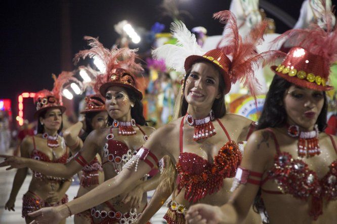 Celebración del Carnaval en Paraguay y Uruguay
