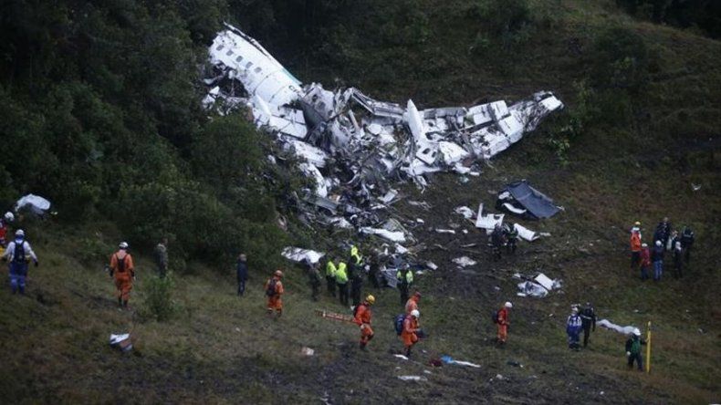 Colombia investiga causas de tragedia aérea que azota a club brasileño Chapecoense