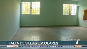 Por falta de sillas y tableros
