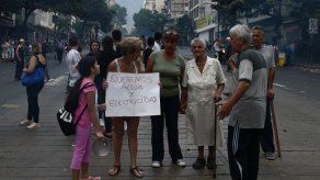 Cacerolazos y protestas espontáneas tras nuevo apagón en Venezuela