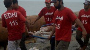 Suben a 37 los ahogados en playas de la ciudad paquistaní de Karachi