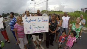 Realizan cierre de calle en la Vía Domingo Díaz