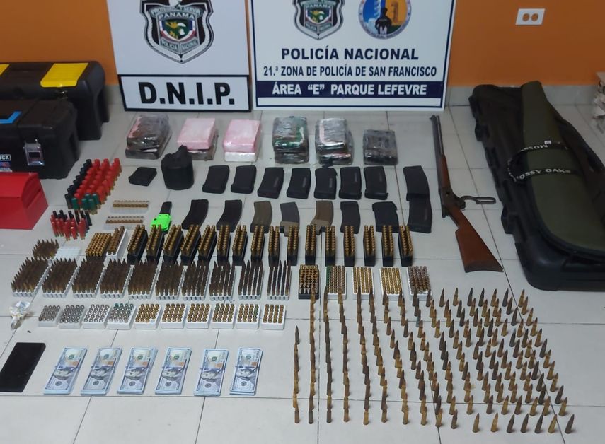 Policía Nacional aprehende a persona y decomisa droga.