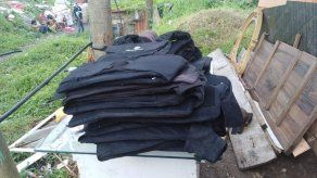 Hallan 10 chalecos antibalas en una residencia en Río Abajo