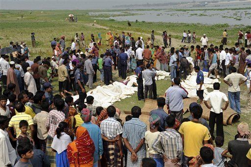 Sigue búsqueda de víctimas de naufragio en Bangladesh