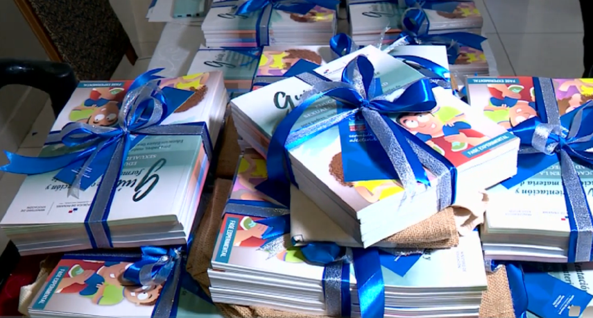 Las guías mencionan brevemente la discriminación a jóvenes embarazadas o a personas con ETS