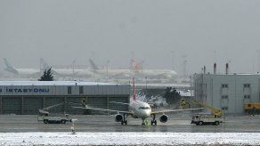 Tráfico aéreo perturbado en Estambul por fuertes nevadas
