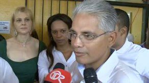 Candidato Blandón ejerce su derecho al voto en el Instituto Comercial