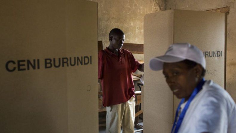 Burundi vota en unas disputadas elecciones presidenciales