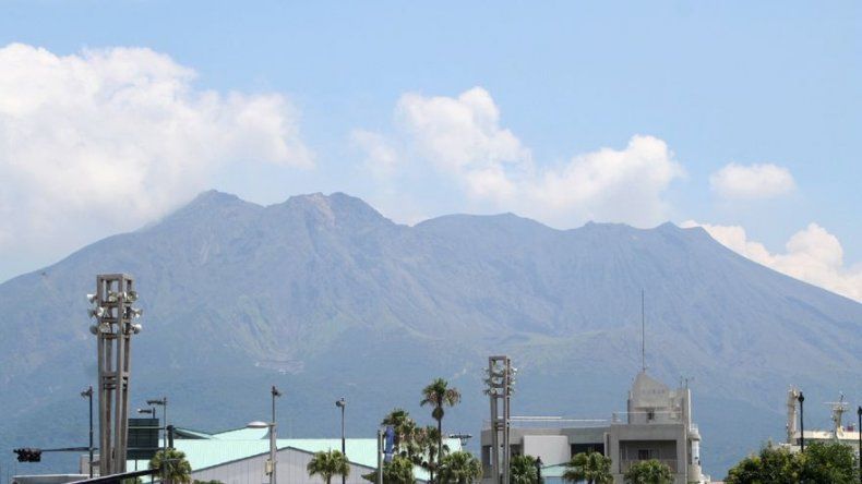 Volcán del suroeste de Japón registra una pequeña erupción