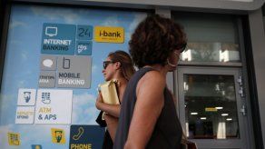 Grecia retira controles de capital que impuso en la crisis