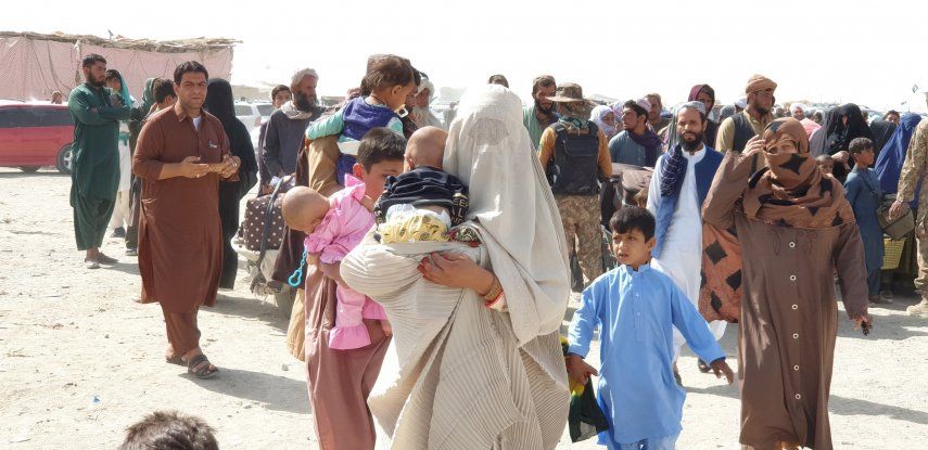 Las fuerzas especiales talibanes Victorious Force están tomando el control de la parte militar del aeropuerto de Kabul