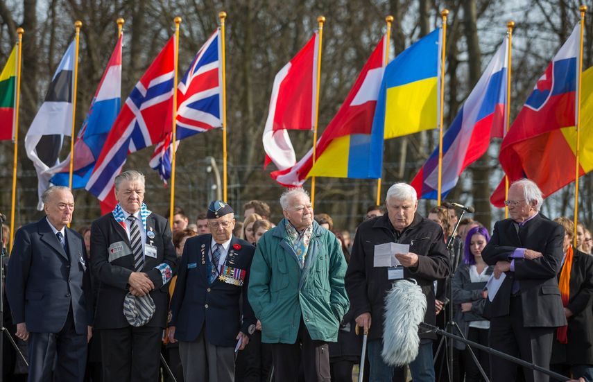 Los legisladores guardaron un minuto de silencio en memoria de Romanchenko y de las otras víctimas de la guerra.
