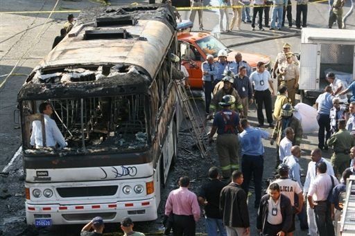 Explosión del bus 8B-06, siete años después