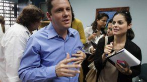 Padre de primeros sextillizos en C. Rica dice que serán millonarios en amor