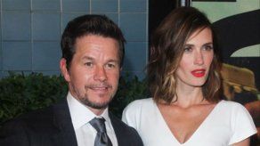 Mark Wahlberg no puede actuar delante de su mujer