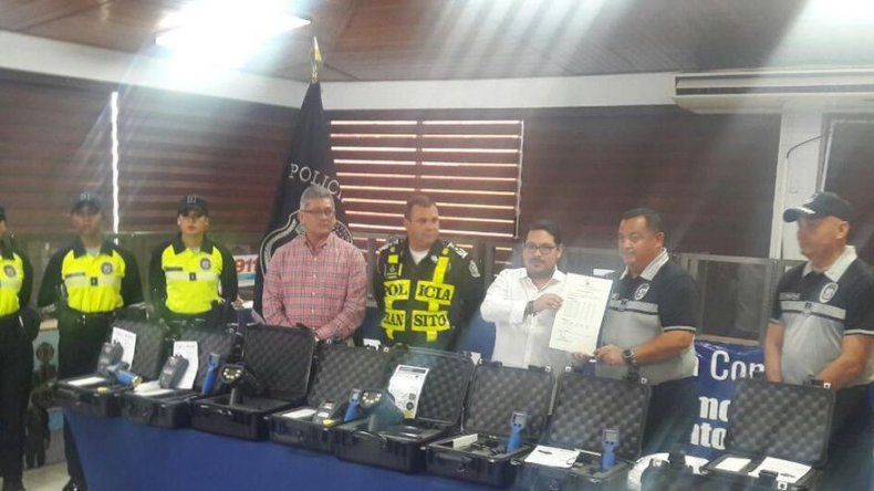 Retendrán vehículos de conductores que excedan lo niveles máximos de alcohol permitido
