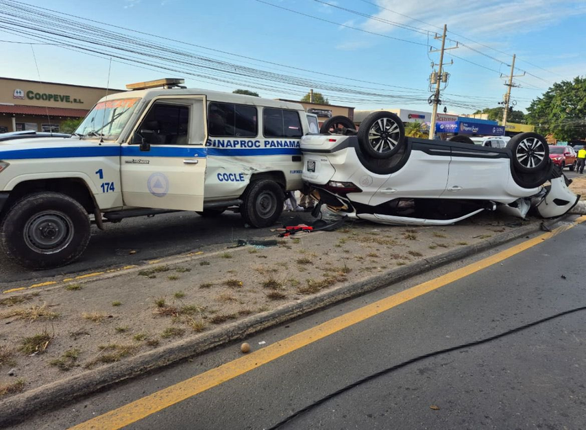Colisión en Penonomé involucra vehículo de SINAPROC.