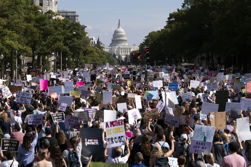 Miles de mujeres marchan en EE. UU. en defensa del aborto