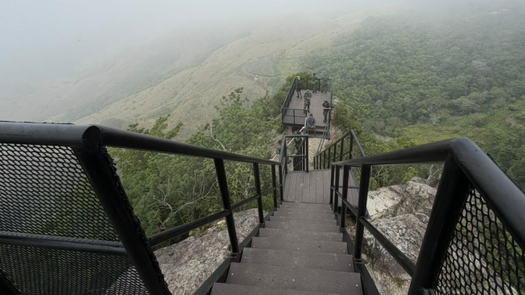 MiAmbiente reabre el Sendero Cerro de La Cruz MiAmbiente reabre el Sendero Cerro de La Cruz