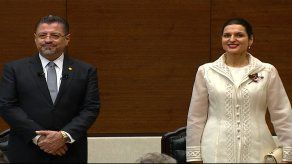 Rodrigo Chaves asume presidencia de Costa Rica con misión de sanear economía