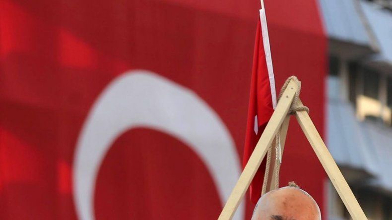 Turquía emite una orden de arresto contra predicador Gülen tras la intentona golpista
