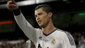 CR7 carga con el Real Madrid en victoria sobre el Everton 2-1