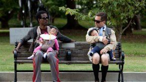 Más papás abandonan la oficina para estar en casa con sus hijos