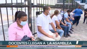 Docentes por contrato exigen pago de prestaciones