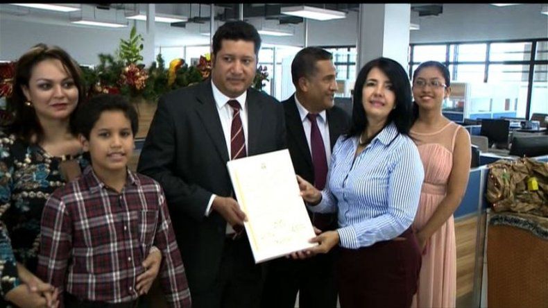 Diputado Arrocha y representante Batista reciben credenciales