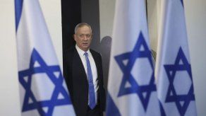 AP - ARON HELLER