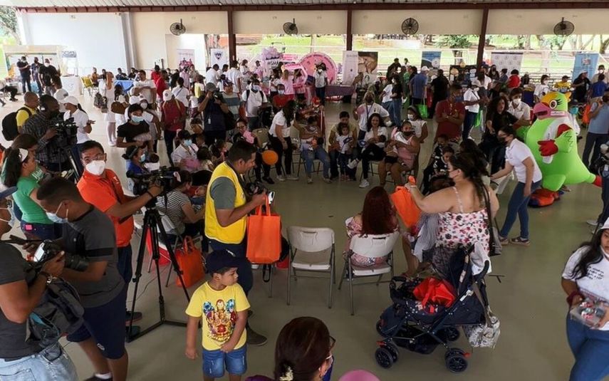 La actividad contó con gran afluencia de madres e hijos quienes se mostraron alegres y agradecidos con la información recibida durante este evento.