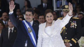 Hernández asume la presidencia en Honduras