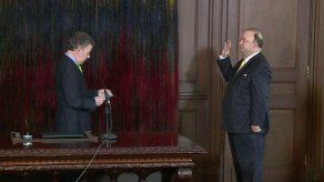 Exnegociador de paz asume como ministro de Defensa de Colombia