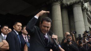 Abren proceso a empresarios por corrupción que salpica a presidente guatemalteco