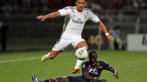 Lyon y Real Madrid empatan 2-2 con goles de Lisandro y Casemiro