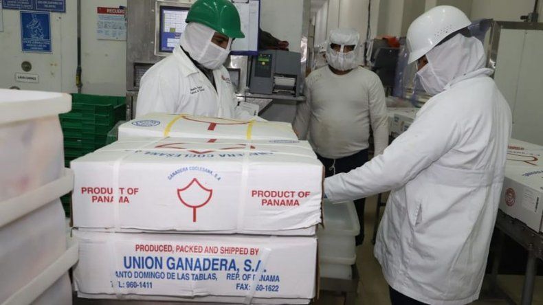 Panamá envía su primer cargamento de carne de res hacia China