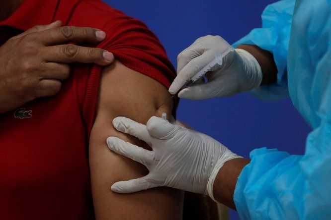 Brasil busca inmunizar contra la influenza a nueve de cada 10 personas de los grupos prioritarios.