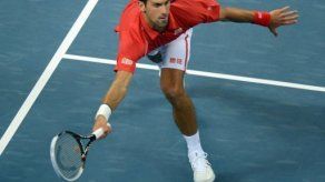 Djokovic sobrevive ante Wawrinka a su primera prueba de fuego