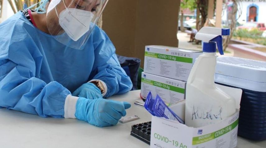 Las autoridades de salud mantienen la aplicación de pruebas de COVID-19 en fiestas patrias en los centros de salud y policlínicas.