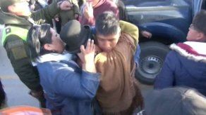 Bolivia recibe a nueve ciudadanos expulsados desde Chile y aviva tensiones