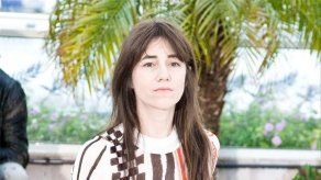 Charlotte Gainsbourg busca desesperada a su gato por todo Nueva York