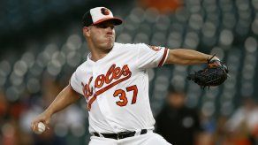 Orioles salen de bache y evitan barrida ante Atléticos