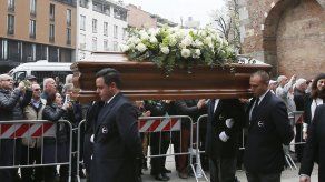 Leyendas del Milan recuerdan a Cesare Maldini en funeral