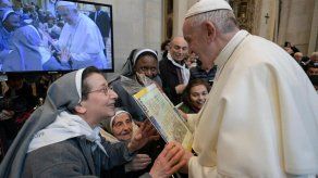 Papa pide combatir los abusos a monjas y que sean consideradas sirvientas