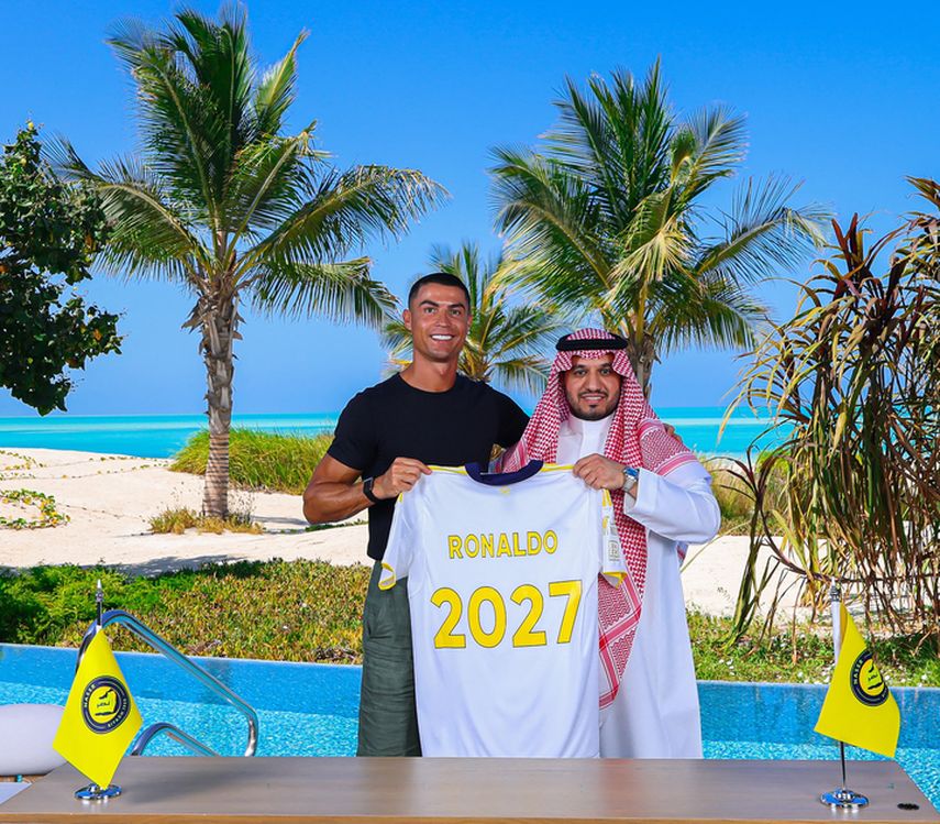 Cristiano Ronaldo renueva contrato con el Al-Nassr.