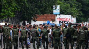 Otros tres sargentos venezolanos desertan hacia Brasil