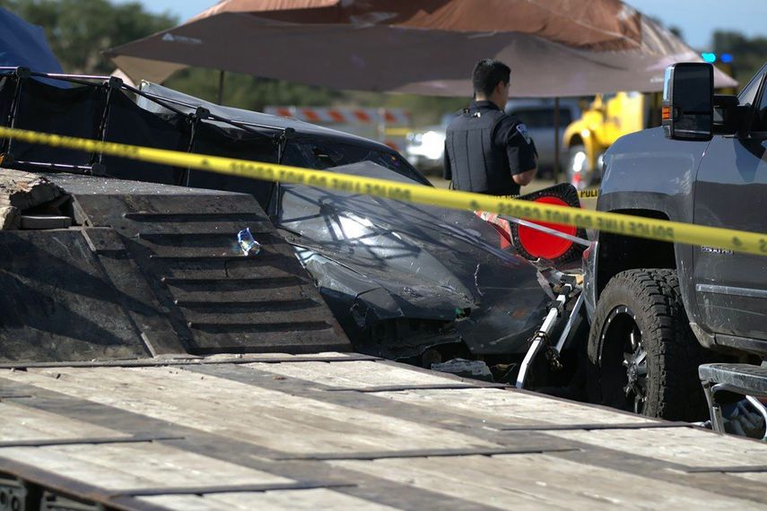 La pista tenía unos 200 metros y estaba flanqueada por barriles llenos de agua para proteger al público.