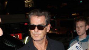 Pierce Brosnan fue pillado con un cuchillo en un aeropuerto
