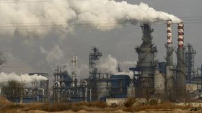 Con más de una cuarta parte de las emisiones de carbono del país, la industria canadiense del petróleo y el gas es fundamental para lograr este objetivo, presentado como una meta intermedia para lograr la neutralidad en carbono para 2050.